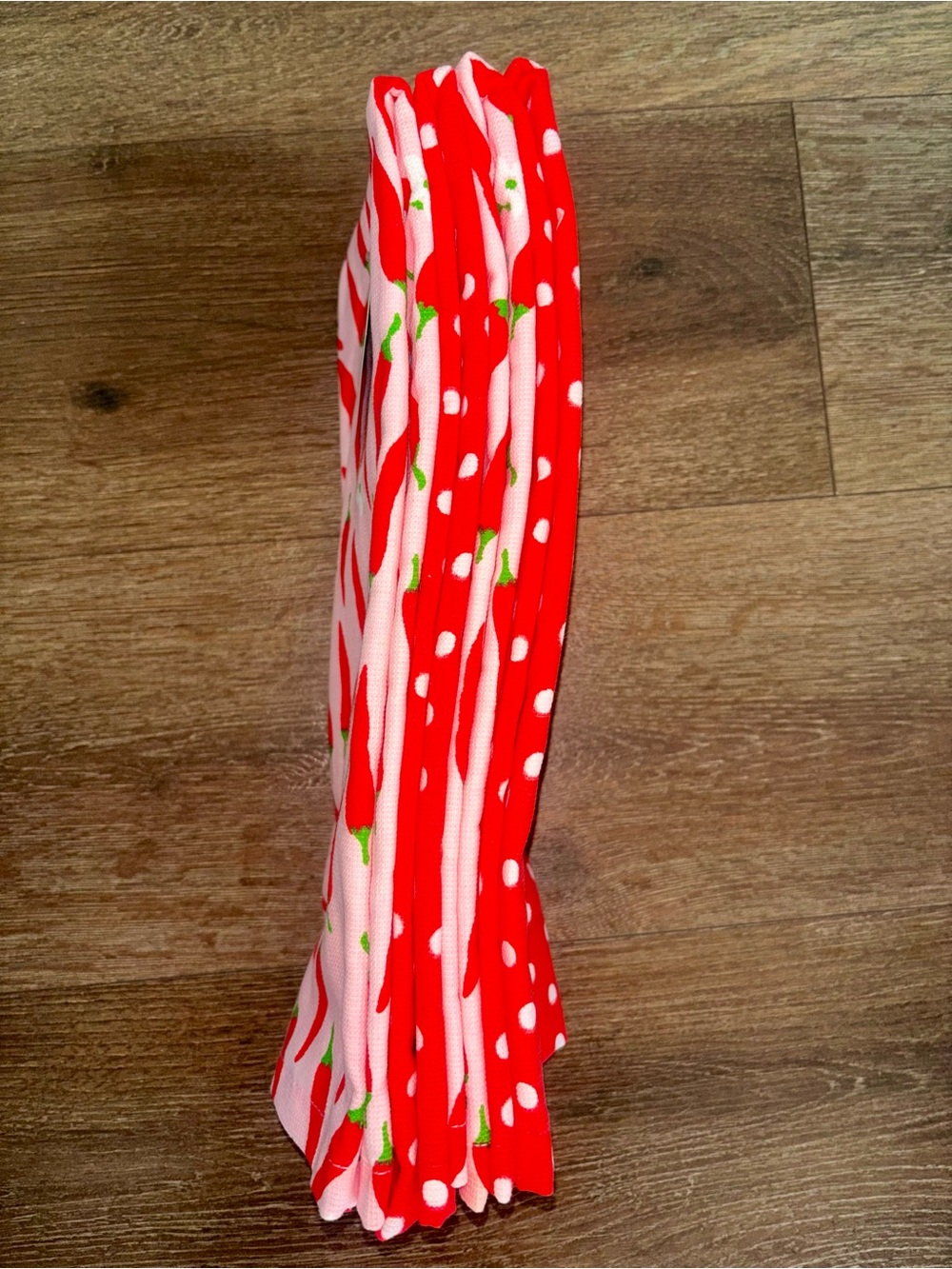 Kate Spade Red Going to Target Clutch & Pepper kitchen Towel Duo NWT! - Picture 7 of 9